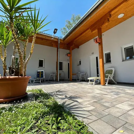 Liget Ueduelopark Aparthotel