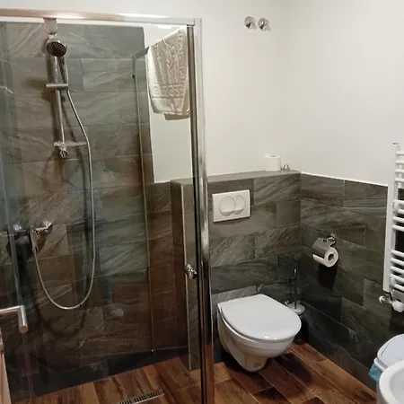 Liget Ueduelopark 3*