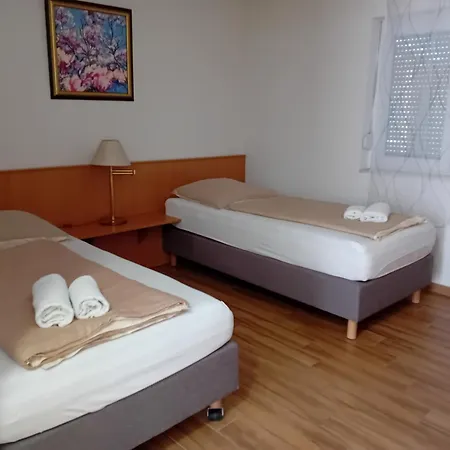 Liget Ueduelopark מלון דירות 3*