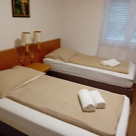 Liget Ueduelopark Aparthotel 3*