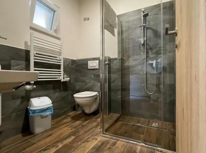 Ξενοδοχείο με διαμερίσματα Liget Ueduelopark 3*