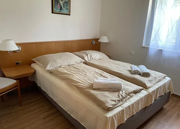 Ξενοδοχείο με διαμερίσματα Liget Ueduelopark